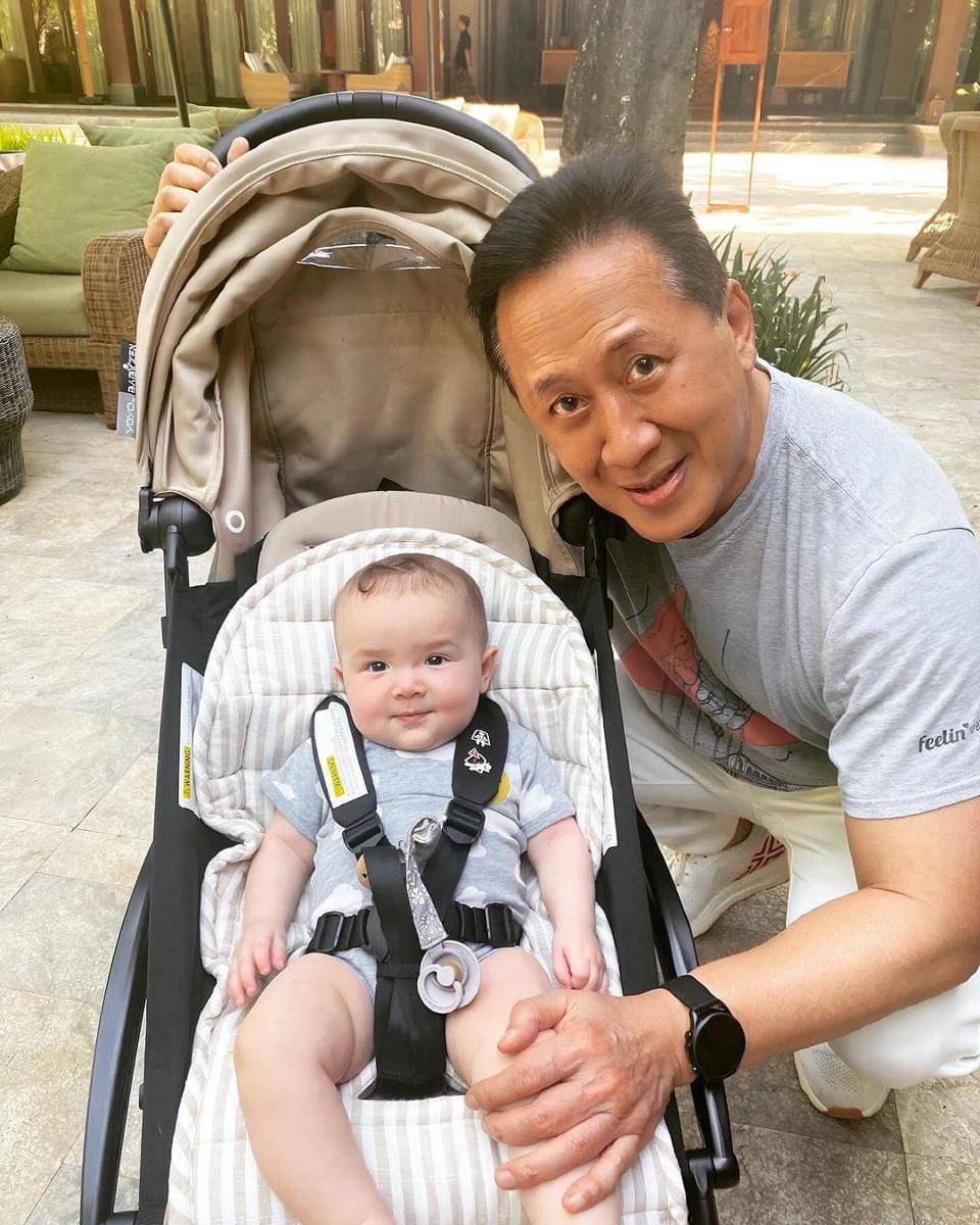 Instagram.com/triawanmunaf